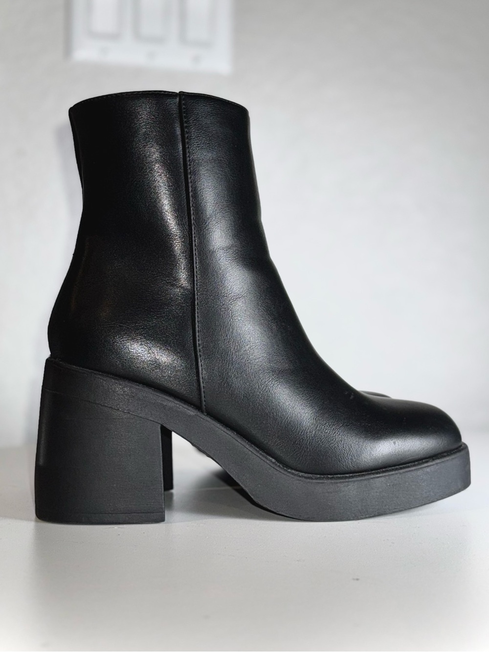 NWOT ASOS Audi Chunky Ankle Boots in Black PU, Size 7